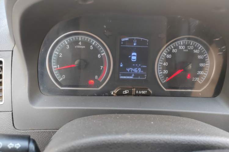 Used FORTHING Joyear X5 2013 1.6L Manual Luxury Model China IV Standard Odometer Close Up