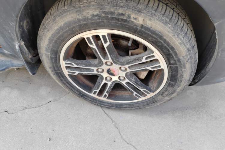 Used FORTHING Joyear X5 2013 1.6L Manual Luxury Model China IV Standard Right Front Wheel Hub