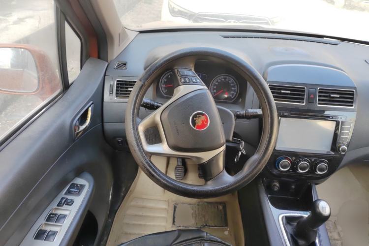 Used FORTHING Joyear X5 2013 1.6L Manual Luxury Model China IV Standard Steering Wheel