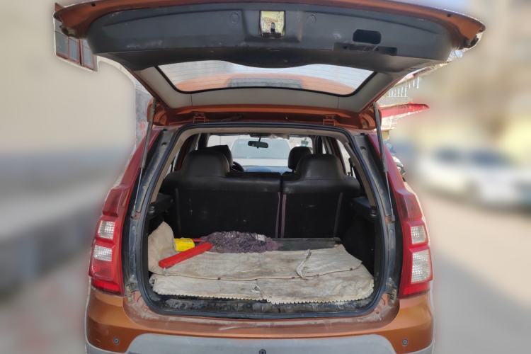 Used FORTHING Joyear X5 2013 1.6L Manual Luxury Model China IV Standard Trunk