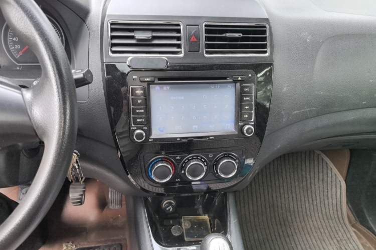 Used FORTHING Joyear X5 2013 1.6L Manual Luxury Model Audio And AC Panel