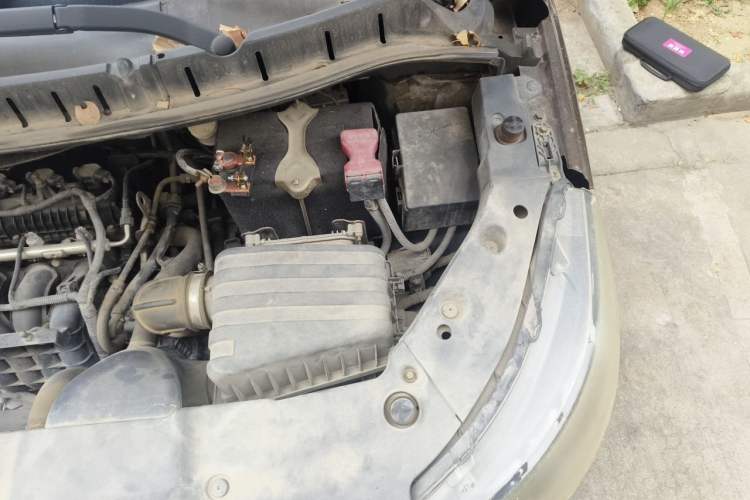 Used FORTHING Joyear X5 2013 1.6L Manual Luxury Model China IV Standard Engine Bay Left