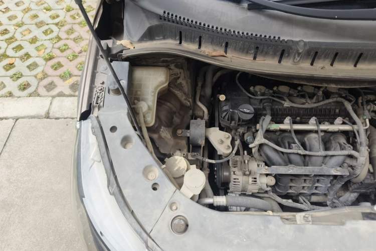 Used FORTHING Joyear X5 2013 1.6L Manual Luxury Model China IV Standard Engine Bay Right