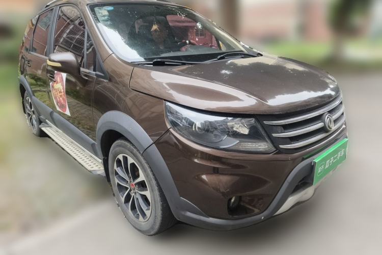 Used FORTHING Joyear X5 2013 1.6L Manual Luxury Model China IV Standard Front Right 45 Deg