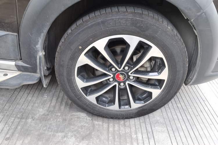 Used FORTHING Joyear X5 2013 1.6L Manual Luxury Model Right Front Wheel Hub