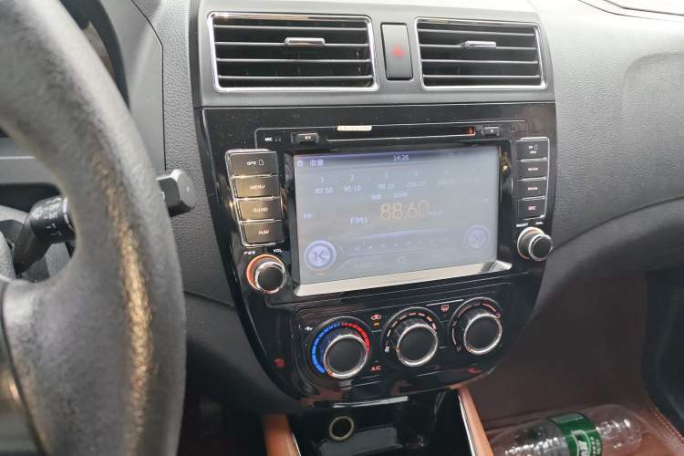 Used FORTHING Joyear X5 2013 1.8T Manual Luxury Model Audio And AC Panel