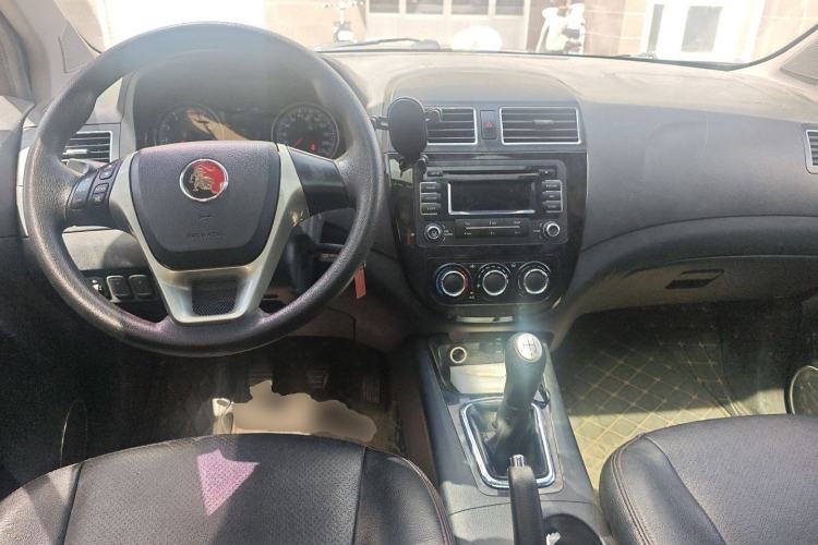 Used FORTHING Joyear X5 2013 1.6L Manual Luxury Model China V Standard Center Console
