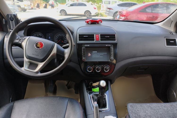 Used FORTHING Joyear X5 2013 1.6L Manual Luxury Model China IV Standard Center Console