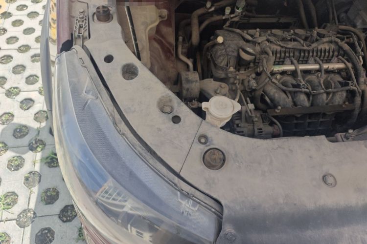 Used FORTHING Joyear X5 2013 1.6L Manual Luxury Model China V Standard Engine Bay Right