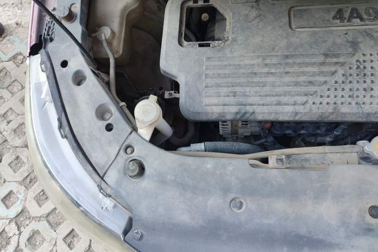 Used FORTHING Joyear X5 2013 1.6L Manual Luxury Model China IV Standard Engine Bay Right