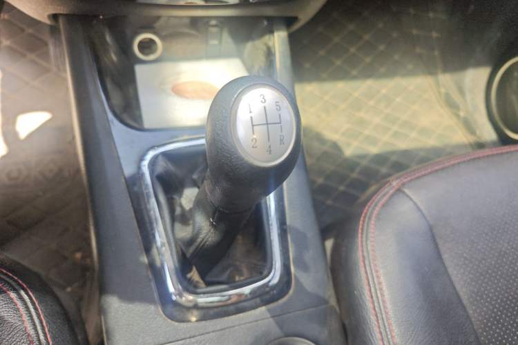 Used FORTHING Joyear X5 2013 1.6L Manual Luxury Model China V Standard Gear Lever