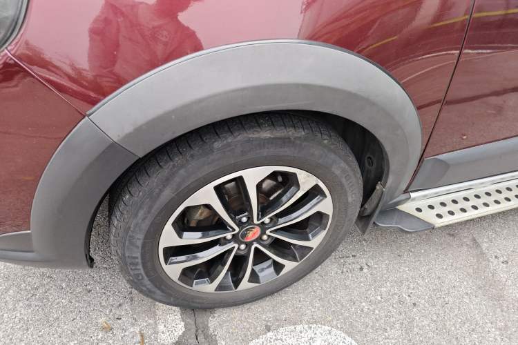 Used FORTHING Joyear X5 2013 1.8T Manual Luxury Model Left Front Wheel Hub