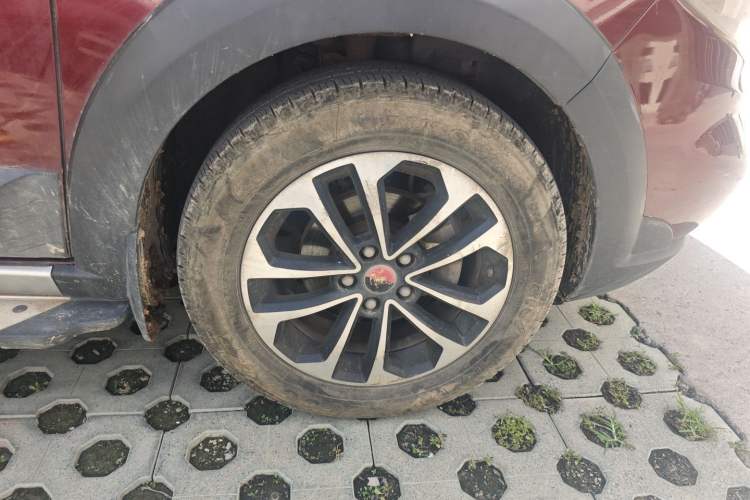 Used FORTHING Joyear X5 2013 1.6L Manual Luxury Model China V Standard Right Front Wheel Hub