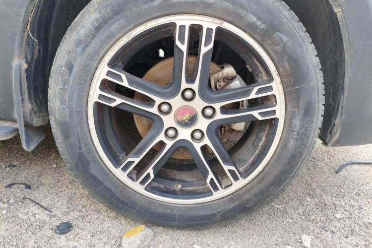 Used FORTHING Joyear X5 2013 1.6L Manual Luxury Model China IV Standard Right Front Wheel Hub
