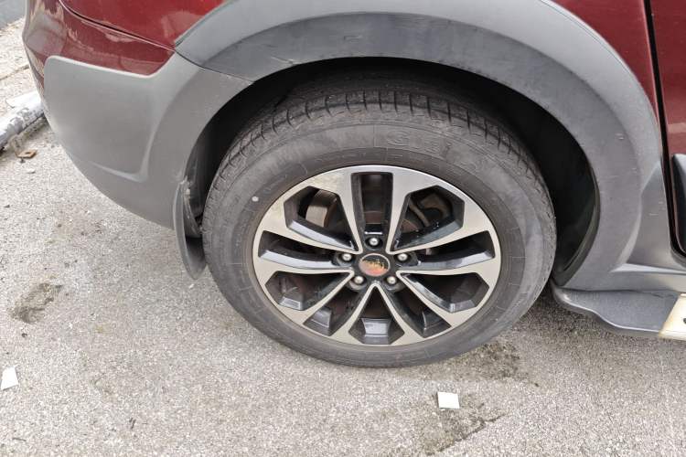 Used FORTHING Joyear X5 2013 1.8T Manual Luxury Model Right Rear Wheel Hub