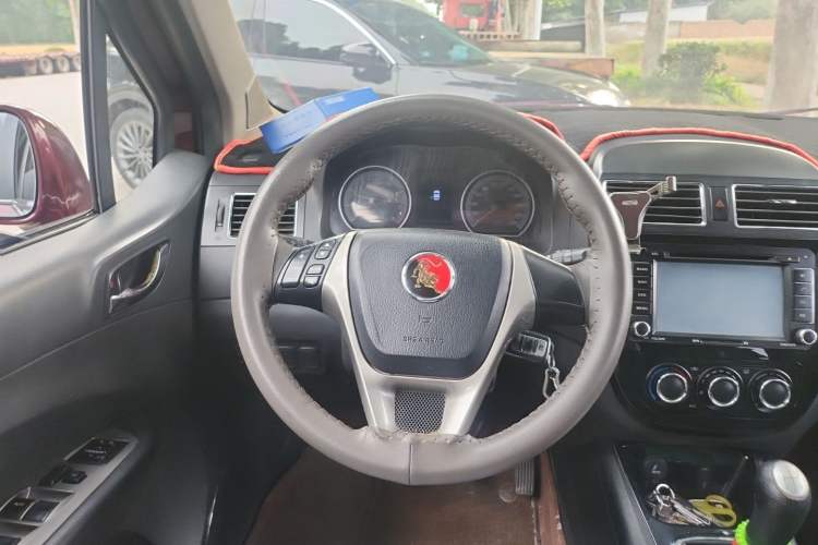Used FORTHING Joyear X5 2013 1.6L Manual Luxury Model China IV Standard Steering Wheel