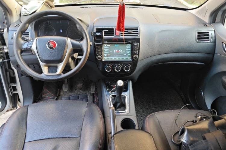 Used FORTHING Joyear X5 2013 1.6L Manual Luxury Model China V Standard Center Console