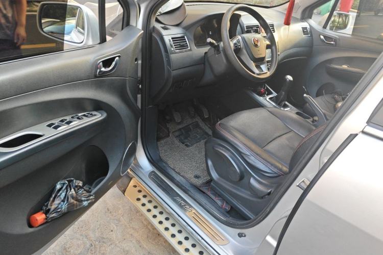 Used FORTHING Joyear X5 2013 1.6L Manual Luxury Model China V Standard Driver Seat