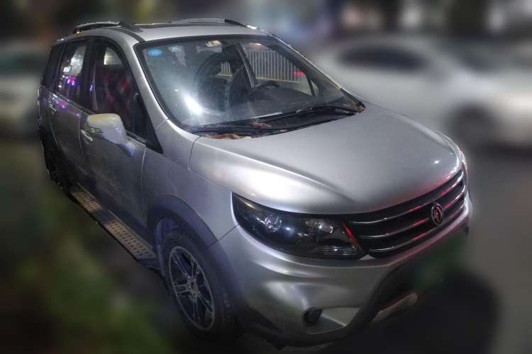 Used FORTHING Joyear X5 2013 1.6L Manual Luxury Model China IV Standard Front Right 45 Deg