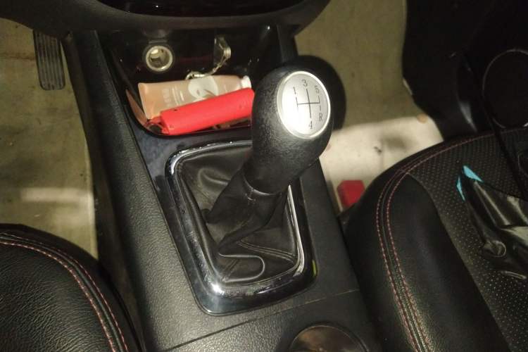 Used FORTHING Joyear X5 2013 1.6L Manual Luxury Model China IV Standard Gear Lever
