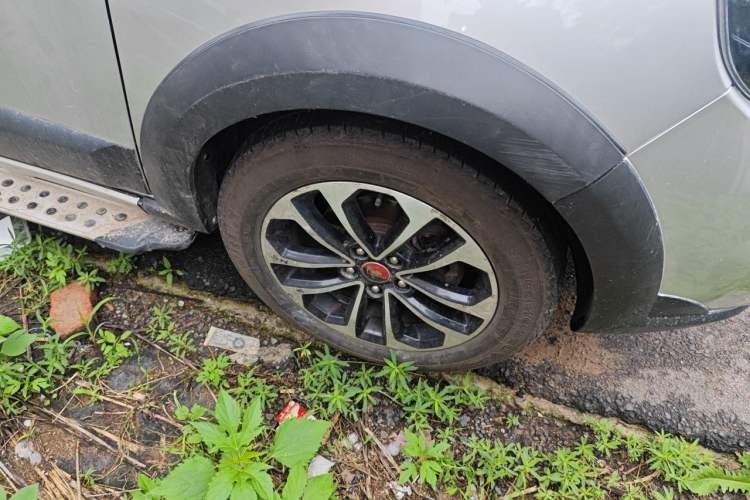 Used FORTHING Joyear X5 2013 1.6L Manual Luxury Model China IV Standard Right Front Wheel Hub