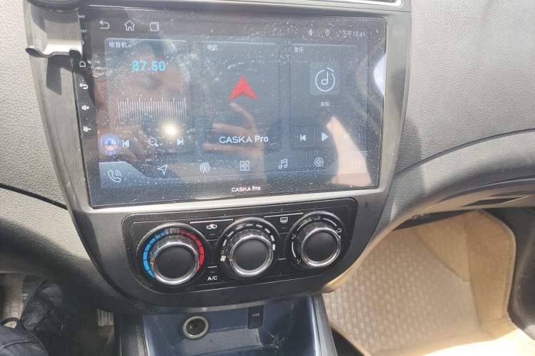 Used FORTHING Joyear X5 2013 1.6L Manual Luxury Model China IV Standard Audio And AC Panel