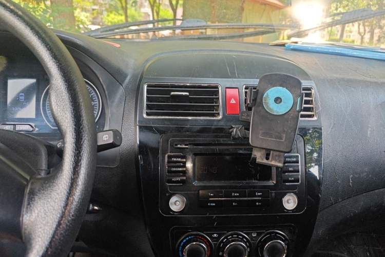 Used FORTHING Joyear X5 2013 1.6L Manual Luxury Model China IV Standard Audio And AC Panel