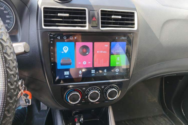 Used FORTHING Joyear X5 2013 1.6L Manual Luxury Model China IV Standard Audio And AC Panel