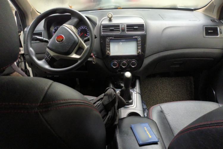 Used FORTHING Joyear X5 2013 1.6L Manual Luxury Model China IV Standard Center Console