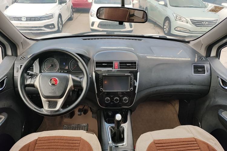 Used FORTHING Joyear X5 2013 1.6L Manual Luxury Model China IV Standard Center Console