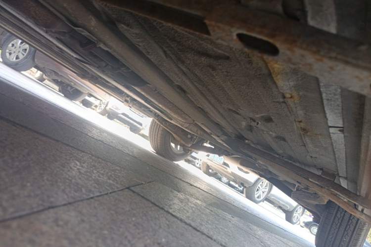 Used FORTHING Joyear X5 2013 1.6L Manual Luxury Model China IV Standard Chassis Front Left
