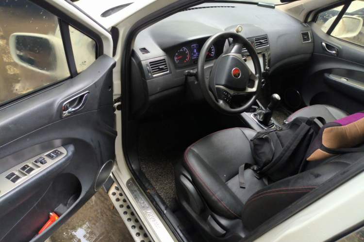 Used FORTHING Joyear X5 2013 1.6L Manual Luxury Model China IV Standard Driver Seat