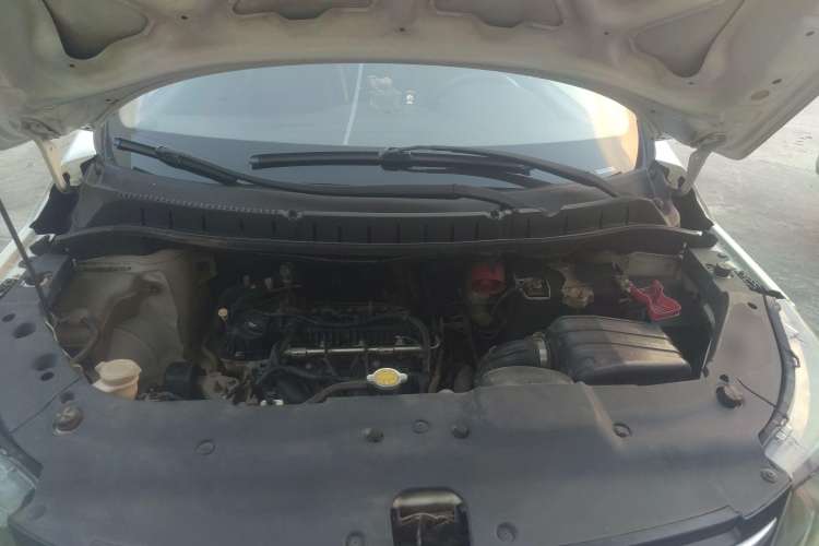 Used FORTHING Joyear X5 2013 1.6L Manual Luxury Model China IV Standard Engine Bay