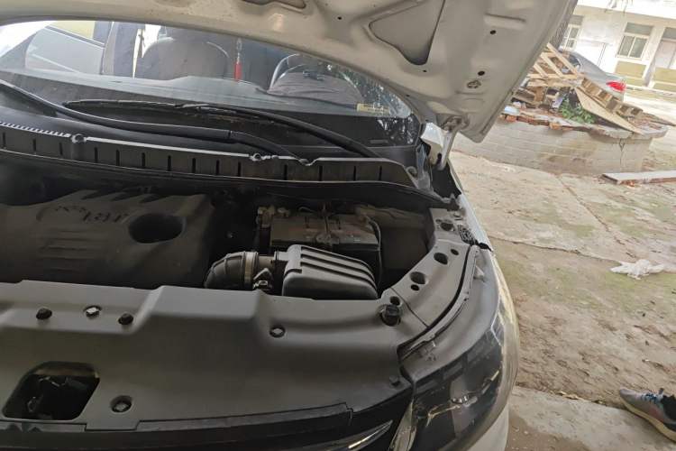 Used FORTHING Joyear X5 2013 1.8T Manual Luxury Model Engine Bay Left