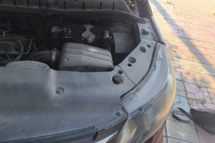 Used FORTHING Joyear X5 2013 1.6L Manual Luxury Model China IV Standard Engine Bay Left