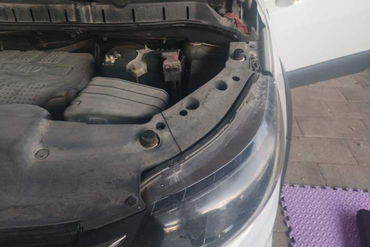 Used FORTHING Joyear X5 2013 1.6L Manual Luxury Model Engine Bay Left