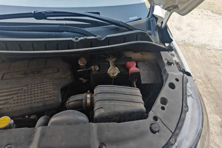 Used FORTHING Joyear X5 2013 1.6L Manual Luxury Model China IV Standard Engine Bay Left
