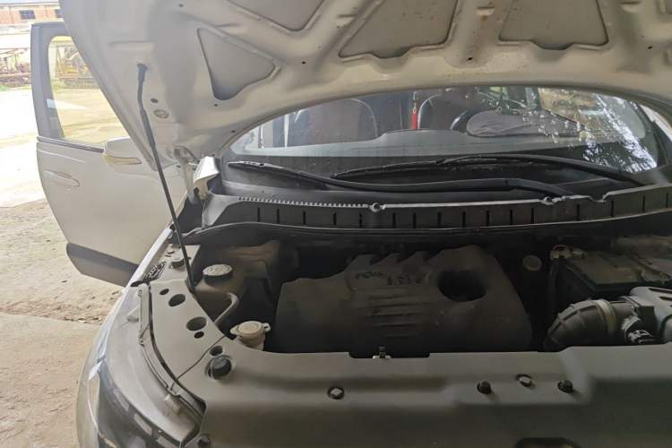 Used FORTHING Joyear X5 2013 1.8T Manual Luxury Model Engine Bay Right