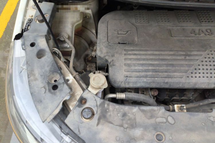 Used FORTHING Joyear X5 2013 1.6L Manual Luxury Model China IV Standard Engine Bay Right