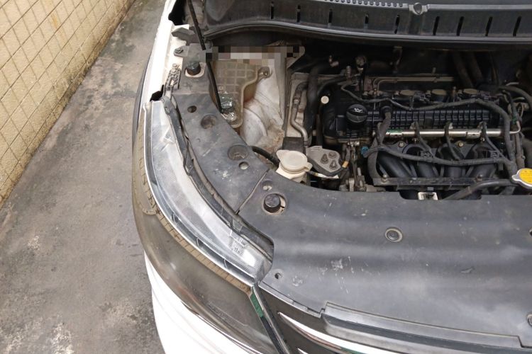 Used FORTHING Joyear X5 2013 1.6L Manual Luxury Model China IV Standard Engine Bay Right