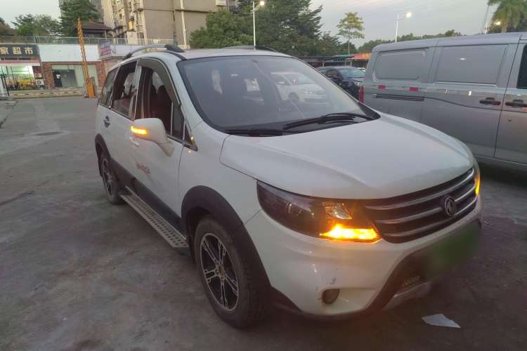 Used FORTHING Joyear X5 2013 1.6L Manual Luxury Model China IV Standard Front Right 45 Deg
