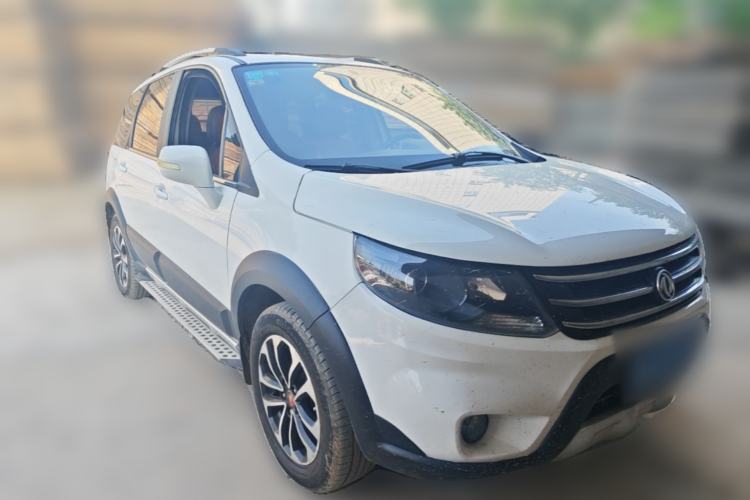 Used FORTHING Joyear X5 2013 1.6L Manual Luxury Model China IV Standard Front Right 45 Deg