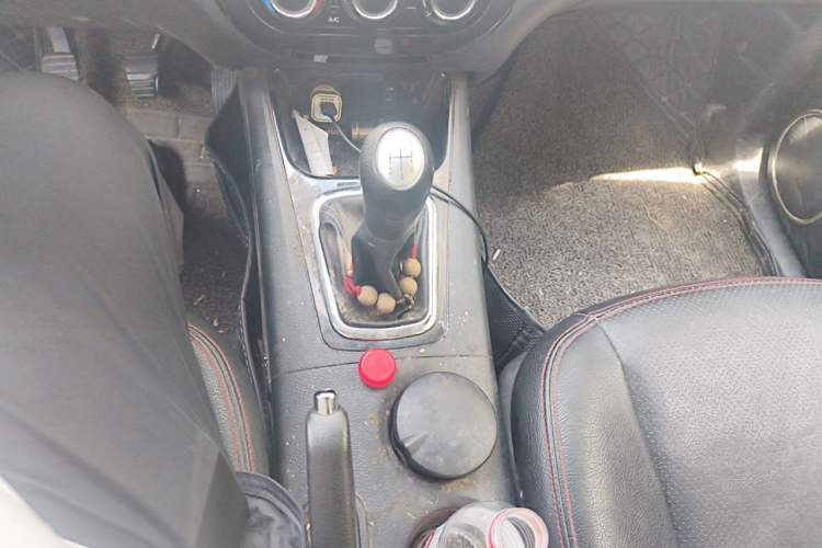 Used FORTHING Joyear X5 2013 1.6L Manual Luxury Model China V Standard Gear Lever