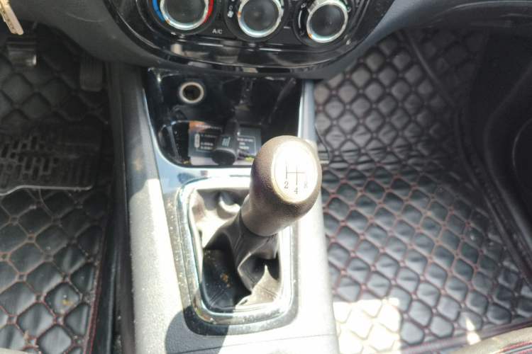 Used FORTHING Joyear X5 2013 1.6L Manual Luxury Model China IV Standard Gear Lever