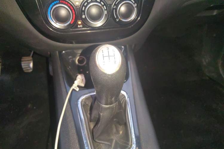 Used FORTHING Joyear X5 2013 1.6L Manual Luxury Model China IV Standard Gear Lever