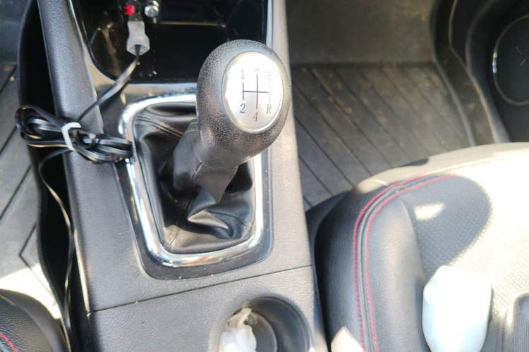 Used FORTHING Joyear X5 2013 1.6L Manual Luxury Model China IV Standard Gear Lever