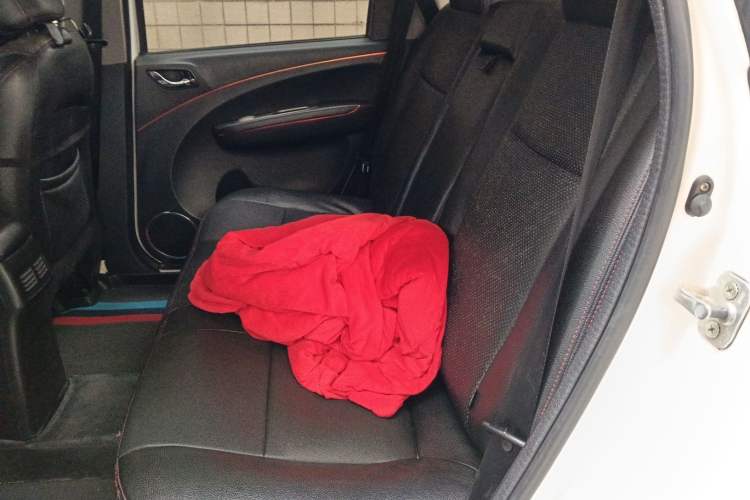 Used FORTHING Joyear X5 2013 1.6L Manual Luxury Model China IV Standard Left Rear Seat