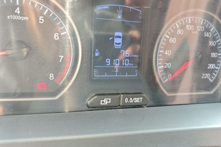 Used FORTHING Joyear X5 2013 1.6L Manual Luxury Model China IV Standard Odometer Close Up