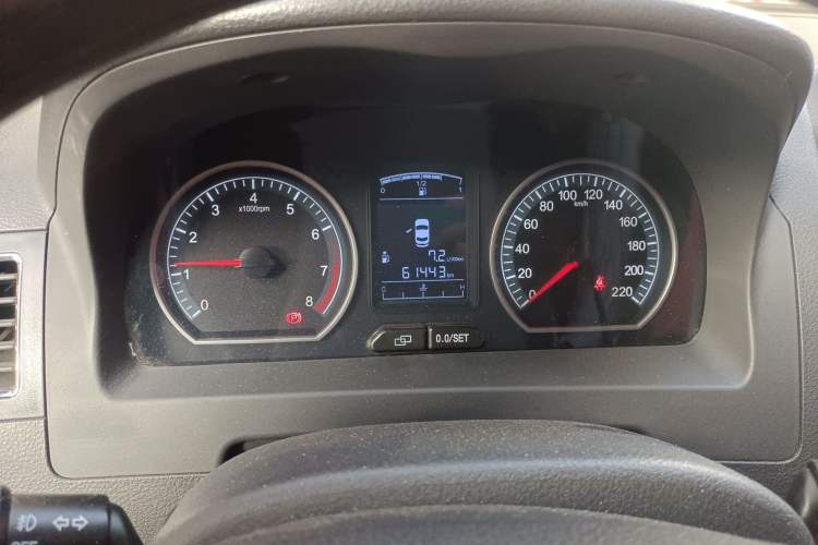 Used FORTHING Joyear X5 2013 1.6L Manual Luxury Model China IV Standard Odometer Close Up