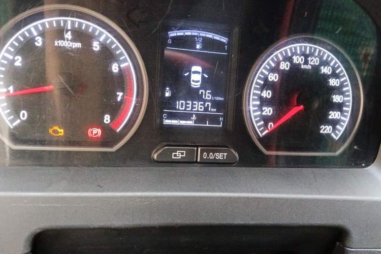 Used FORTHING Joyear X5 2013 1.6L Manual Luxury Model China IV Standard Odometer Close Up